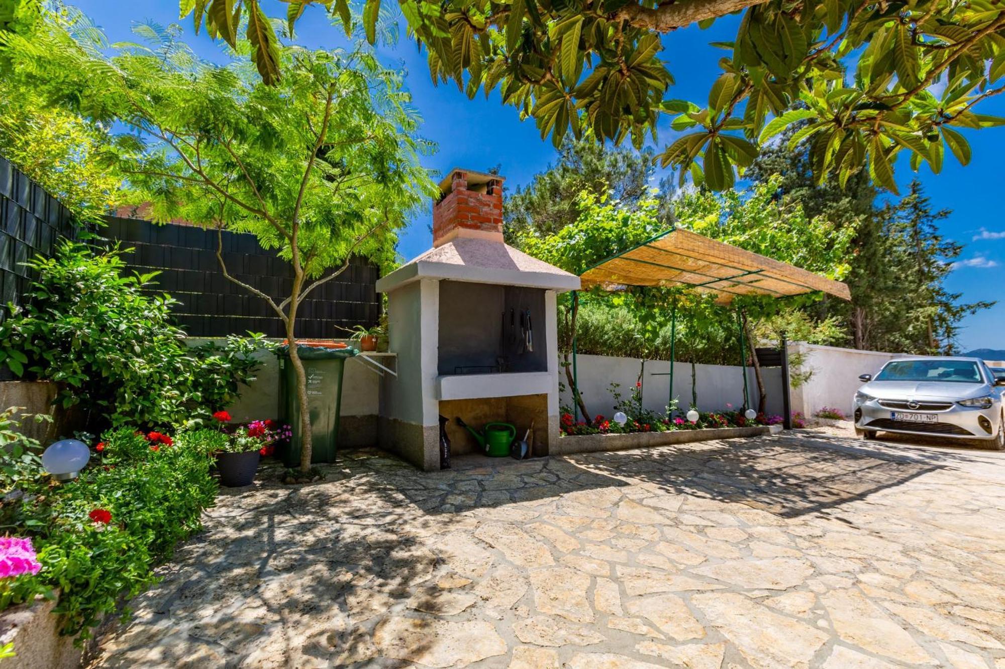 Holiday Home Flora Zadar Exteriör bild